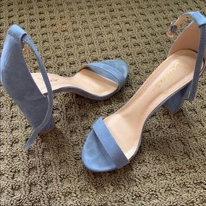 Lulus blue suede heels